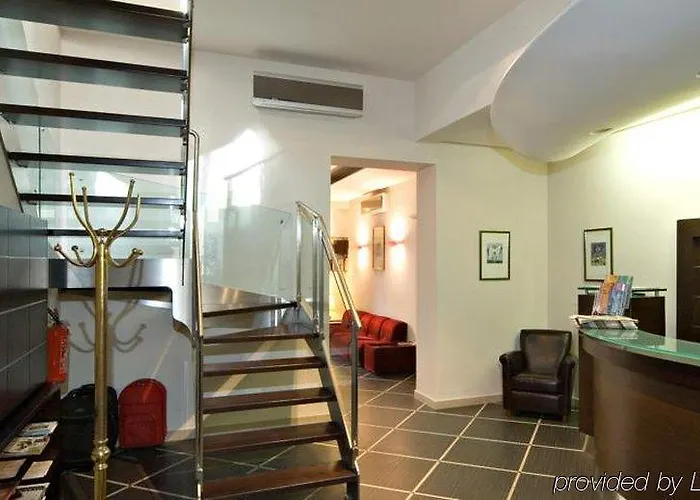 Garda Hotel 3*